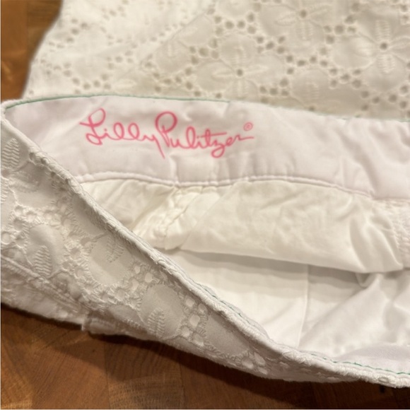Lilly Pulitzer white eyelet buttercup shorts size 2 - Picture 3 of 4
